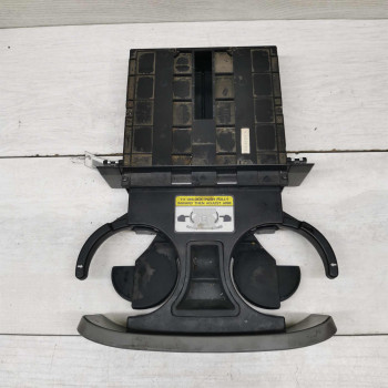 Подстаканник Kia Carnival I рестайлинг