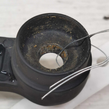 Поводок стеклоочистителя правый Kia Carnival I рестайлинг