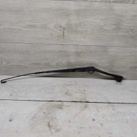 Поводок стеклоочистителя правый Kia Carnival I рестайлинг Поводок стеклоочистителя правый Kia Carnival I рестайлинг