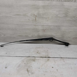 Поводок стеклоочистителя правый Kia Carnival I рестайлинг