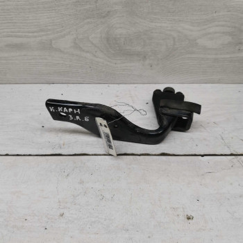 Петля двери задней правой откатной Kia Carnival I рестайлинг