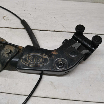 Петля задней откатной двери Kia Carnival I рестайлинг