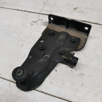 Ролик откатной двери задней правой Kia Carnival I рестайлинг Ролик откатной двери задней правой Kia Carnival I рестайлинг