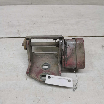 Петля двери передняя правая нижняя Renault Megane II