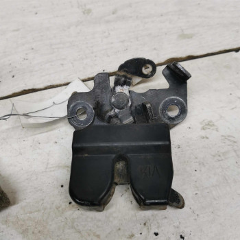 Замок крышки багажника Kia Spectra II