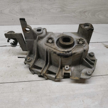 Кронштейн МКПП Renault Symbol I