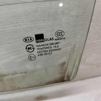 Стекло двери переднее левое Kia Spectra II, Kia Shuma II Стекло двери переднее левое Kia Spectra II, Kia Shuma II