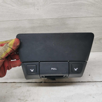 Кнопки обогрева сидений две штуки Hyundai Elantra HD 