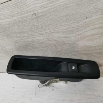 Кнопка стеклоподъёмника задняя правая Renault fluence 