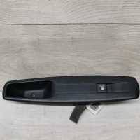 Кнопка стеклоподъёмника передняя правая Renault fluence 