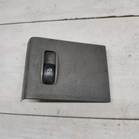 Кнопка стеклоподъёмника задняя правая Kia Carnival I рестайлинг