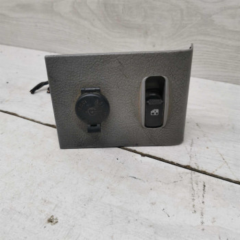 Кнопка стеклоподъёмника задняя левая Kia Carnival I рестайлинг