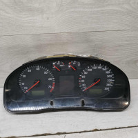 Панель приборов щиток Volkswagen Passat B5