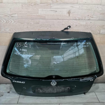 Крышка багажника Volkswagen Passat B5, дефекты  на фото 1.8i универсал 1999гв Volkswagen Passat B5