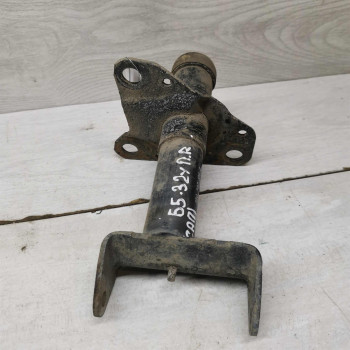 Кронштейн правый крепление переднего бампера Volkswagen Passat B5