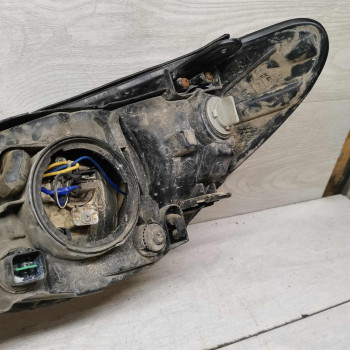 Фара передняя правая Hyundai Elantra HD, дефект