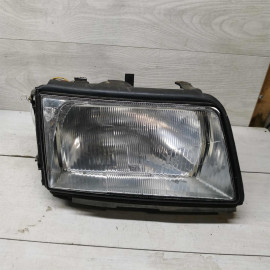 Фара передняя правая audi 100 c4, дефект ов за исключением одиного из кронштейнов крепления фары верхний с мелким