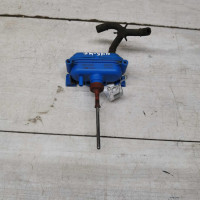 Замок лючка топливного бака AUDI 100 c4 Замок лючка топливного бака AUDI 100 c4