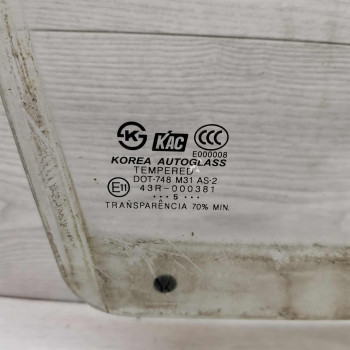Стекло двери переднее правое Hyundai accent 2