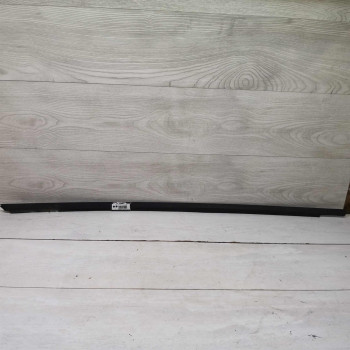 Молдинг двери передний правый Volkswagen Passat B5