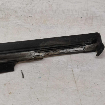 Молдинг двери задний левый Volkswagen Passat B5