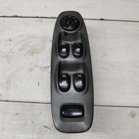 Блок управления стеклоподъёмниками Hyundai accent II Блок управления стеклоподъёмниками Hyundai accent II