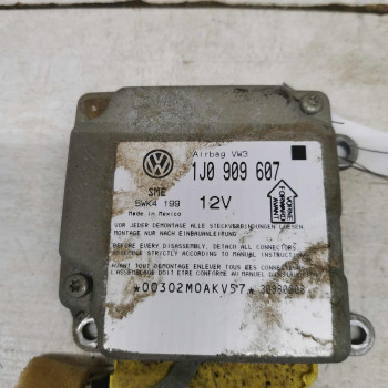 Блок управления airbag Volkswagen Passat B5