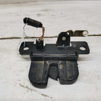 Замок крышки багажника Volkswagen Passat B5 GP