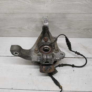 Кулак поворотный передний левый Opel Vectra C дорестайлинг