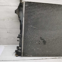 Радиатор основной Opel Vectra C дорестайлинг, дефект  кронштейна valeo 2.2i 2002гв седан Opel Vectra C дорестайлинг