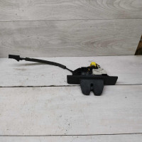 Замок крышки багажника седан Opel Vectra C