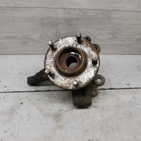 Кулак передний поворотный правый mazda 3 BK