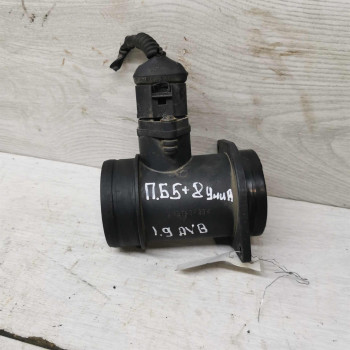 Расходомер воздуха массаметр Volkswagen Passat B5 GP Расходомер воздуха массаметр Volkswagen Passat B5 GP