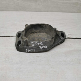 Кронштейн крепления двигателя передний Volkswagen Passat B5 GP 