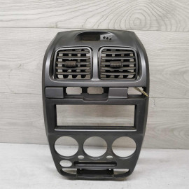 Рамка магнитола Hyundai accent II