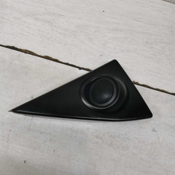 Накладка на дверь в салоне передняя правая SsangYong Rexton II