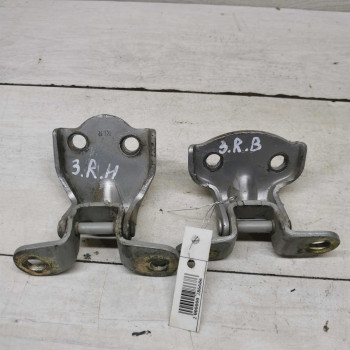 Петля двери задняя правая Hyundai accent II