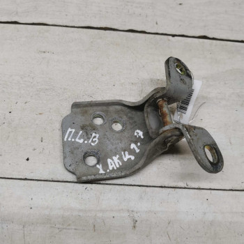 Петля двери передняя левая верхняя Hyundai accent II