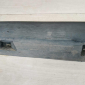 Накладка на порог наружная левая Volkswagen Passat b6, дефекты Накладка на порог наружная левая Volkswagen Passat b6, дефекты