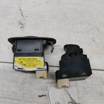 Кнопка стеклоподъёмника задняя Hyundai accent II 