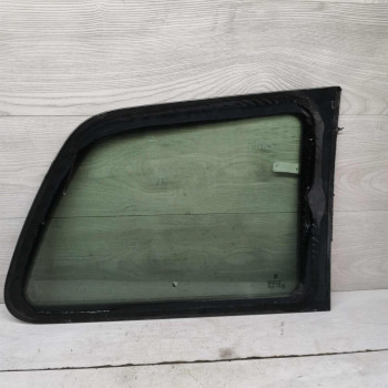 Стекло глухое заднее левое форточка Peugeot 307 универсал