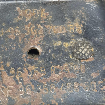 Опора двигателя правая Peugeot 307