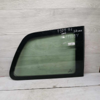 Стекло глухое заднее правое форточка Peugeot 307 универсал 