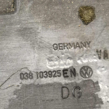 Декоративная крышка двигателя накладка Volkswagen Passat B5 GP