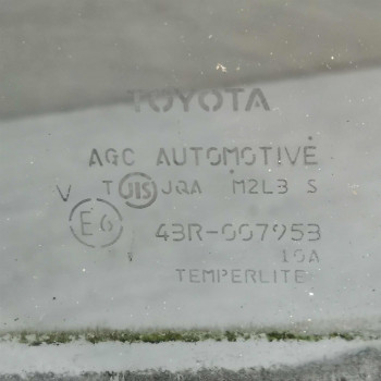 Стекло двери заднее правое Toyota RAV4 III (XA30) Стекло двери заднее правое Toyota RAV4 III (XA30)