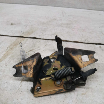 Замок капота Volkswagen Passat b4 Замок капота Volkswagen Passat b4