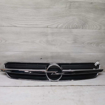 Решетка радиатора Opel Vectra C дорестайлинг