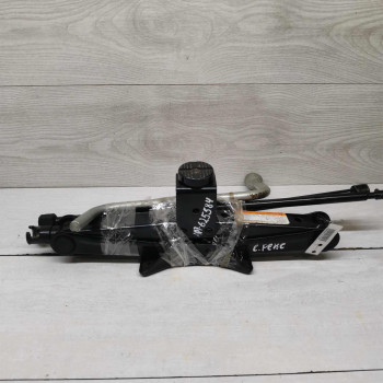 Домкрат SsangYong Rexton II