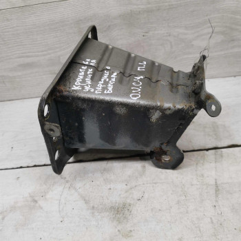 Кронштейн усилитель переднего бампера Opel Vectra C дорестайлинг