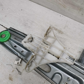 Стеклоподъёмник электрический задний левый Opel Vectra C дорестайлинг